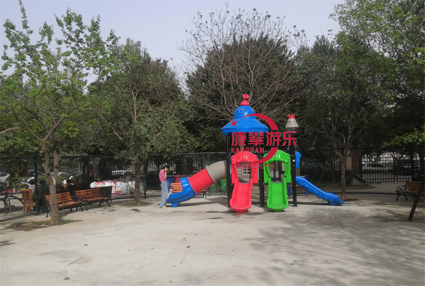  西安高新區(qū)小區(qū)兒童活動樂園戶外大型組合滑梯案例
